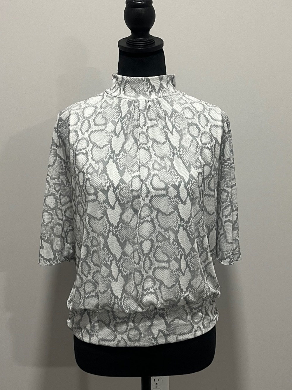 Jennifer Lopez Natural Snake Skin Blouse Size Large NWT